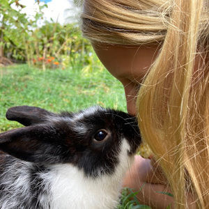 Meet your Posher, Lola